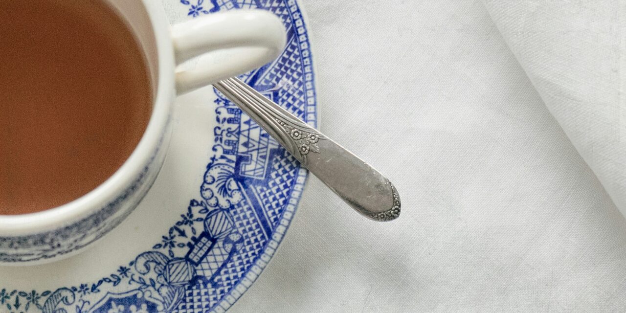 A Tea Lover’s Dream: Pairing Boles?awiec Teacups With Loose-Leaf Blends