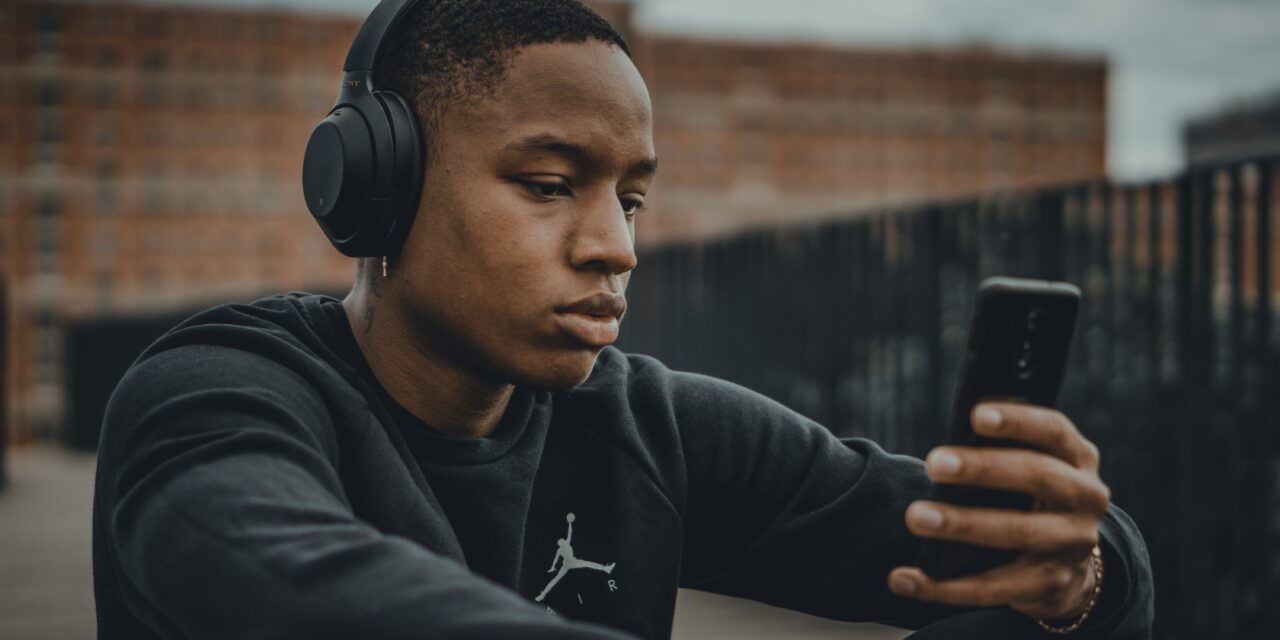 As young Americans struggle with mental health, online support surges – including in Maryland