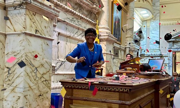 Lawmakers cast key votes in final hours of session