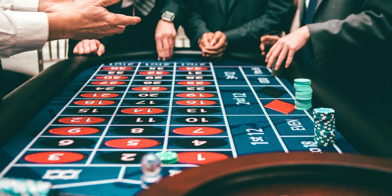 What Are The Similarities Between Poker And Roulette Strategy?